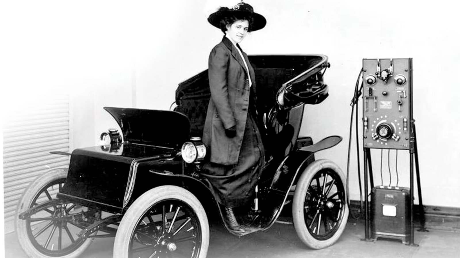 Early 20th-century electric automobile
